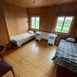 Veskisillamsj Kodumajutus Ostello Tueri-Alliku